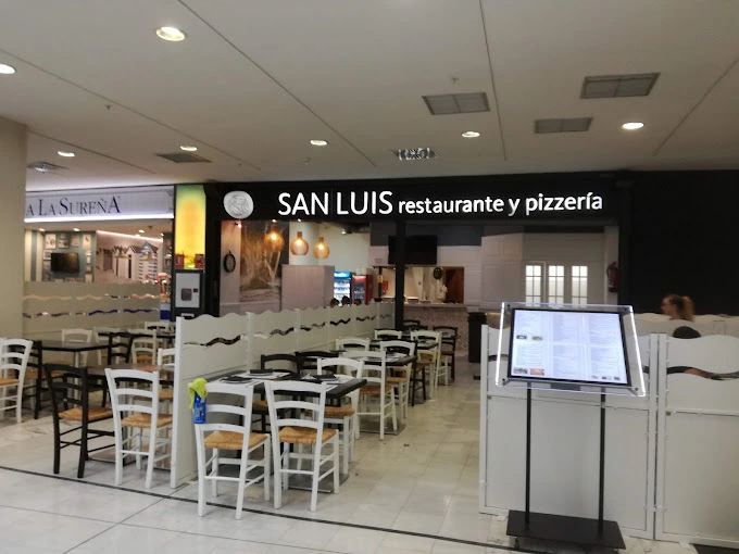 Pizzería San Luis en el centro comercial La Salera