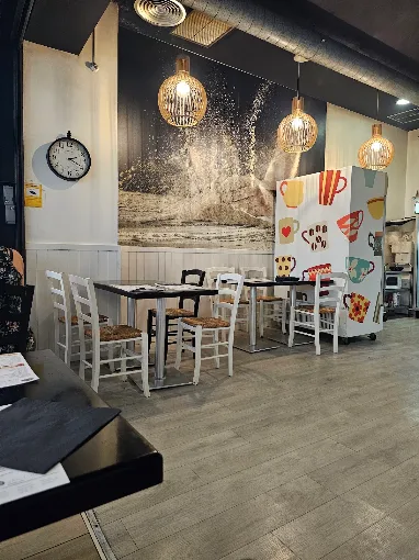 Horno y elaboración de pizza en Pizzería San Luis
